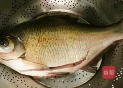 红烧扁鱼的做法图解1