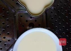 蒸鸡蛋牛奶布丁的做法图解5