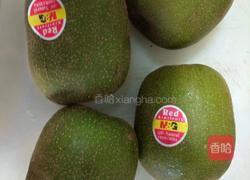 猕猴桃酒的做法图解1