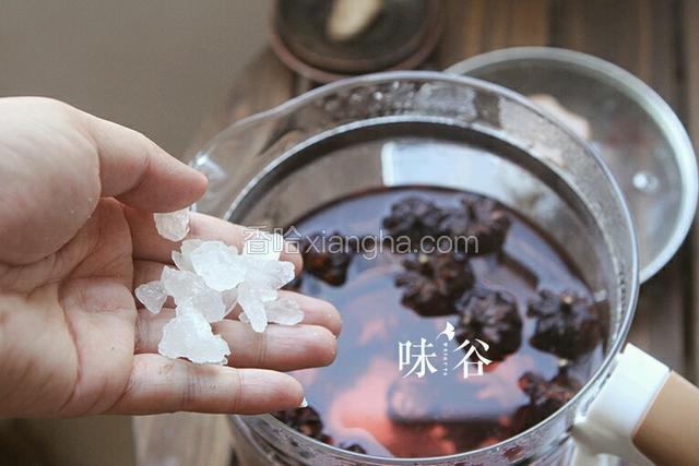 也可以适量加入冰糖，酸酸甜甜很不错滴！