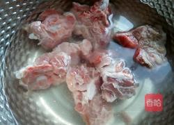 骨头薏米冬瓜汤的做法图解1