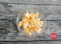 哈密瓜奶昔的做法图解2