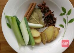 猪蹄玉米汤的做法图解3