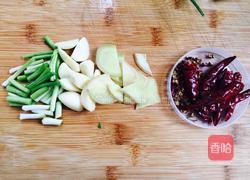 川味土豆炖牛腩的做法图解1