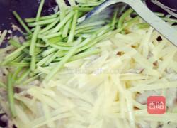土豆丝炒菜梗的做法图解8