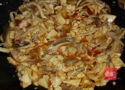 蘑菇炖豆腐的做法图解4