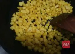 Illustration of how to make fried steamed buns 7