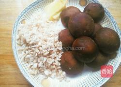 香菇肉丸汤的做法图解1