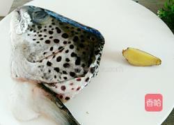 香煎三文鱼头的做法图解1