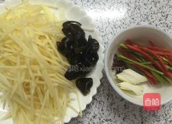 木耳土豆丝的做法图解3
