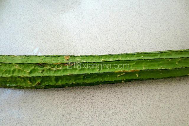 准备丝瓜一条。