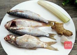 红烧杂鱼的做法图解1