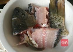 垮炖鲜鱼豆腐的做法图解2