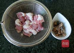 五花肉蒸咸鱼的做法图解2