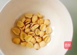 海底椰银耳雪梨汤的做法图解2