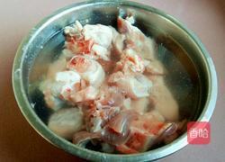 花生黄豆猪脚汤的做法图解3