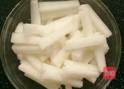 酸辣萝卜条的做法图解2