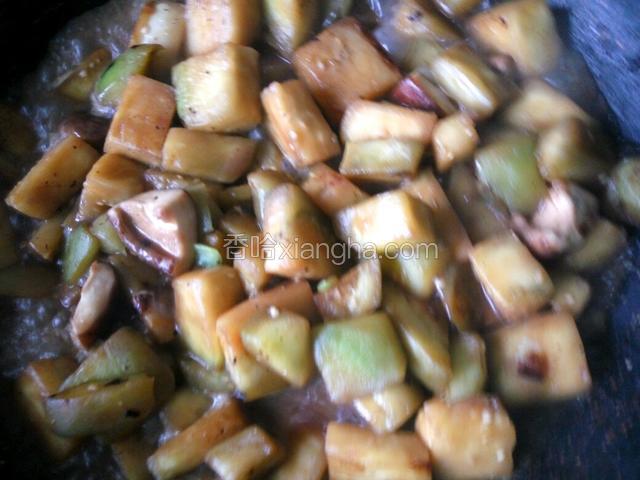 加半碗水焖煮一会