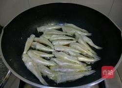 煎焖沙丁鱼的做法图解2