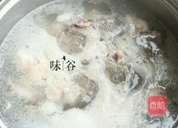 花旗参红枣炖鸡汤的做法图解2