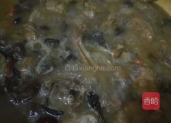 野蘑菇炖鸡的做法图解12