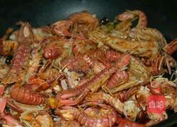 中秋吃虾欢乐一家的做法图解4