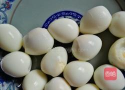 西兰花鹌鹑蛋的做法图解1