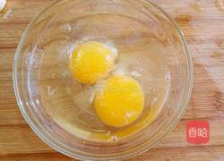 扇贝丁炒鸡蛋的做法图解2