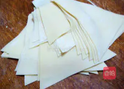 Seafood Wonton Recipe Illustration 5