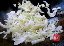 甘蓝炒粉的做法图解4