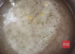 胡萝卜青菜小米粥的做法图解1