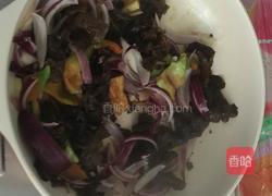 清炒洋葱木耳青椒（拌米饭）的做法图解2
