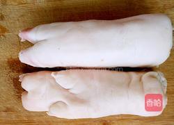 海天酱炖猪蹄的做法图解1