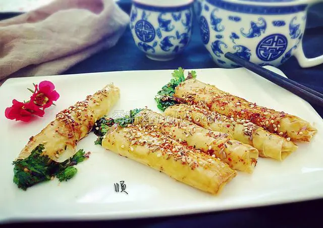 豆皮香菜卷