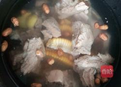 花生玉米排骨汤的做法图解5