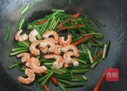 虾仁炒韭菜的做法图解4