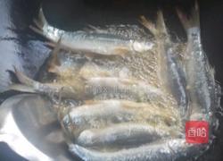 红烧棒子鱼的做法图解2