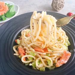 三文鱼意面的做法[图]