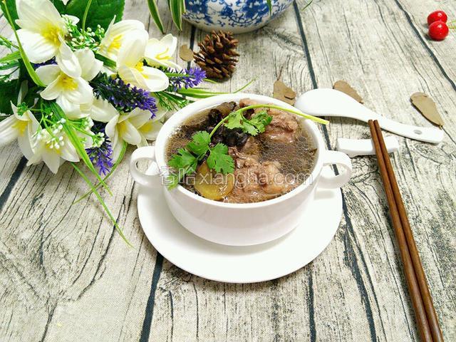 生地黑豆排骨汤
