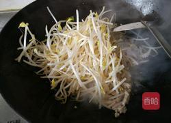 豆芽肉丝焖饼的做法图解4