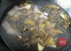 酸菜鲤鱼的做法图解7