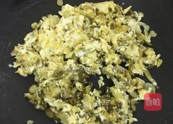 咸菜炒鸡蛋的做法图解7