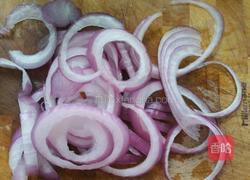 洋葱炒牛肉片的做法图解2