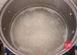 玉米火腿粥的做法图解1