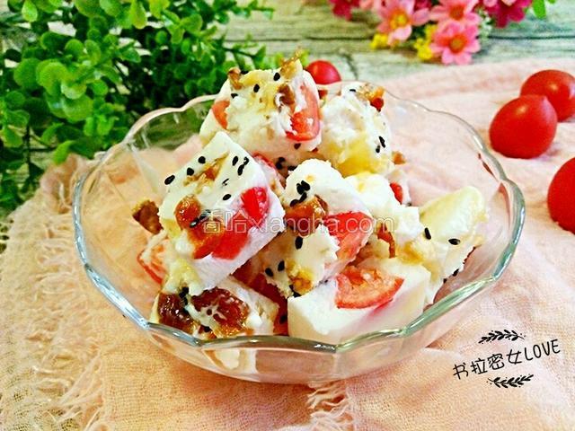 圣女果香蕉炒酸奶