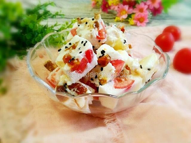 切块，装入碗里。