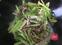 芹菜香干炒肉丝的做法图解7