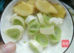 酱油水煮杂鱼的做法图解2