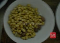 黄豆炒丝瓜的做法图解2
