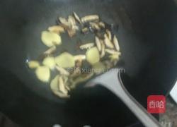 菜脯焖鸡肉的做法图解2